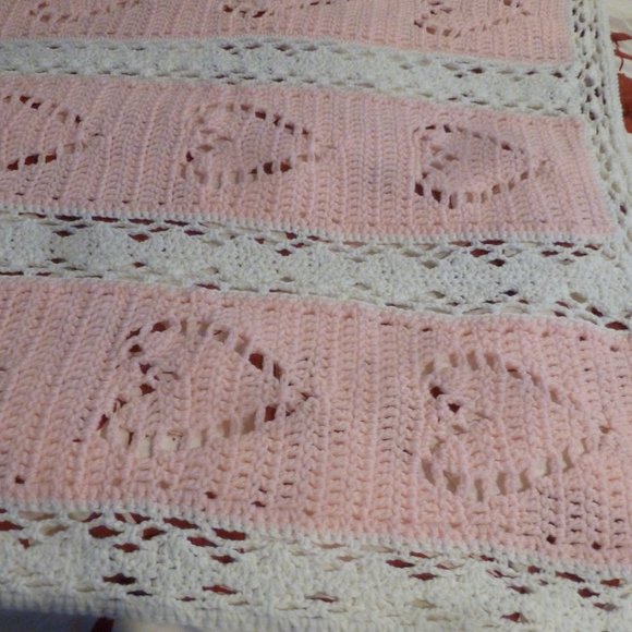 Simply Beautiful Handmade Crocheted Baby Girl Blanket / Throw – ONE OF A KIND - Picture 4 of 9